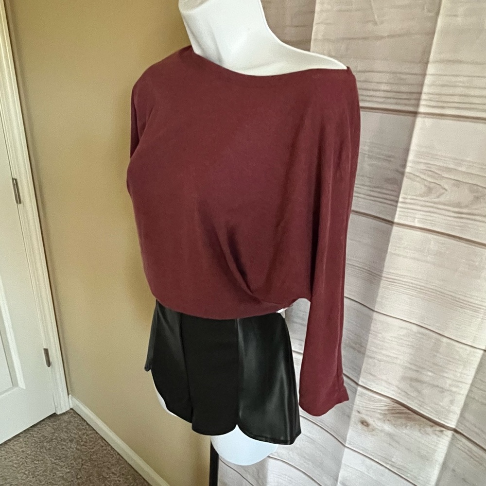 Rachel Zoe Batwing Sleeves Burgundy Top